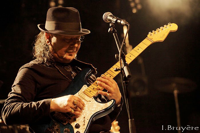 Blues guitarist on stage